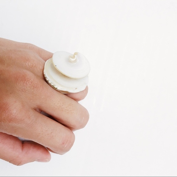 Shell Ring - Picture 1 of 4